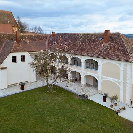 Отель Der Pfarrhof Хартберг Экстерьер фото